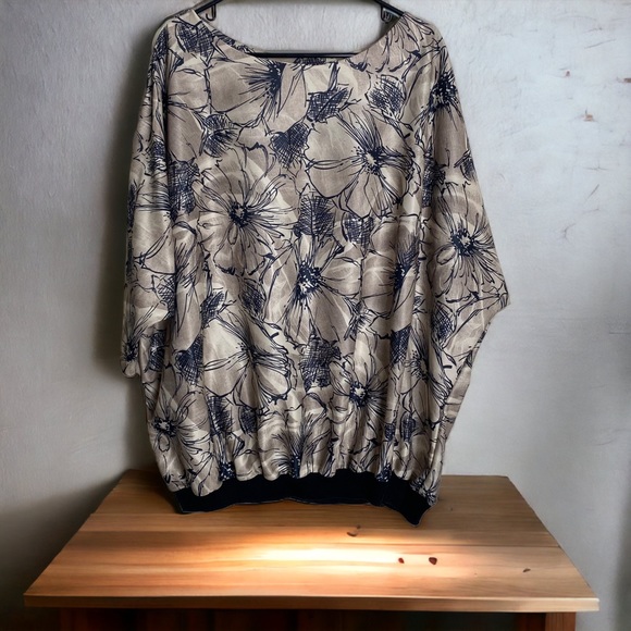 Lady Winston Tops - Woman's Blouse- Floral, Lightweight , Vintage